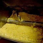 Fabrication des pâtes avec une machine à pâtes artisanale Fabrication des pâtes avec une machine à pâtes artisanale