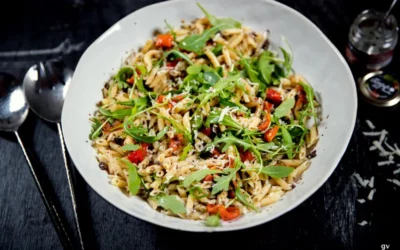 Salade de pâtes sauce truffe et tomates séchées