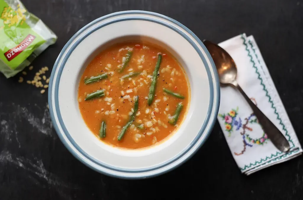 Sopa de legumes con massa pevide