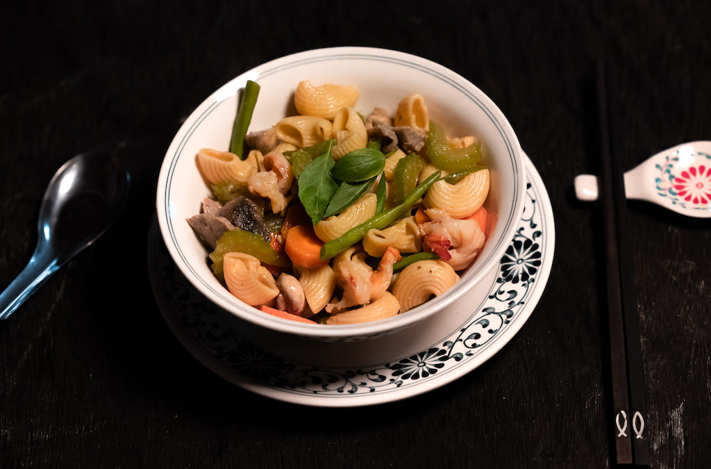 Nui xào bò