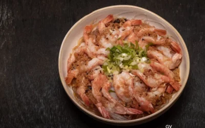 Crevettes à l’ail sur lit de vermicelles