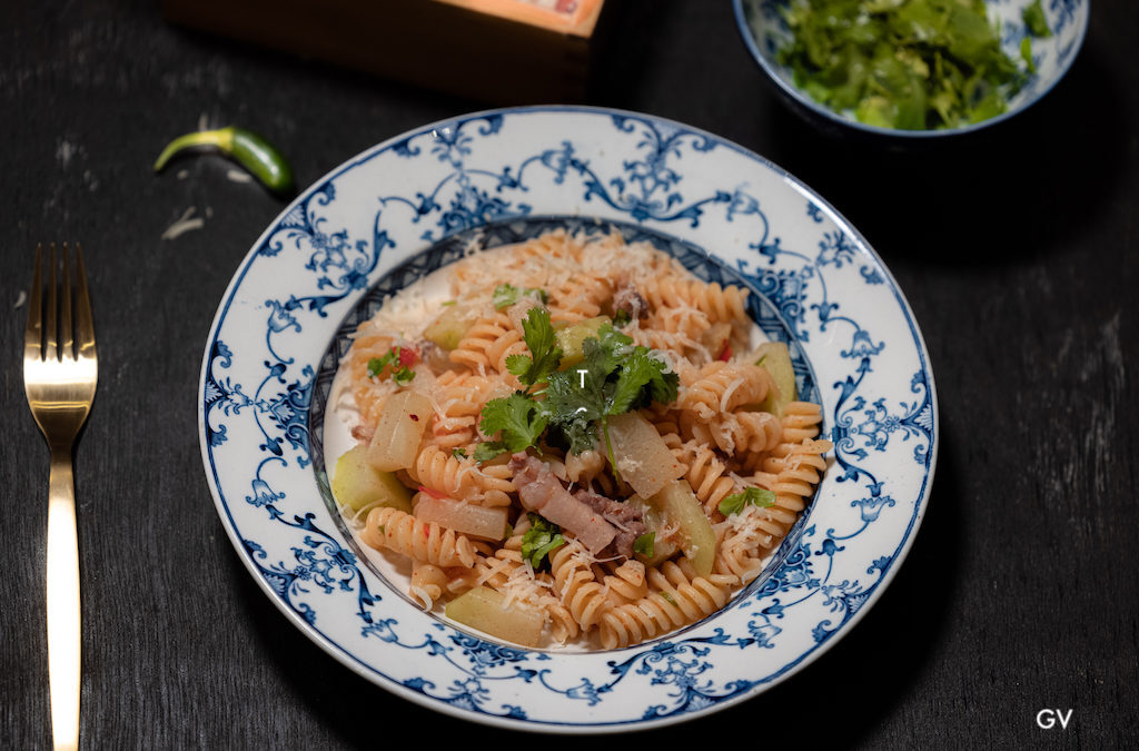 Pasta con chayote y tocino
