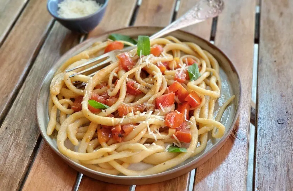 Pici sauce à l’ail