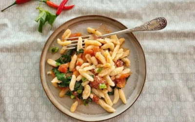 Cavatelli à la tomate et au brocoli chinois