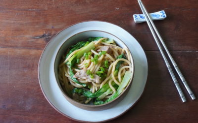 Nouilles de Shanghai sautées au porc et bok choy