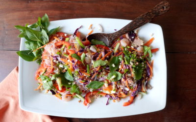 Salade de vermicelles au bœuf, crevettes et légumes