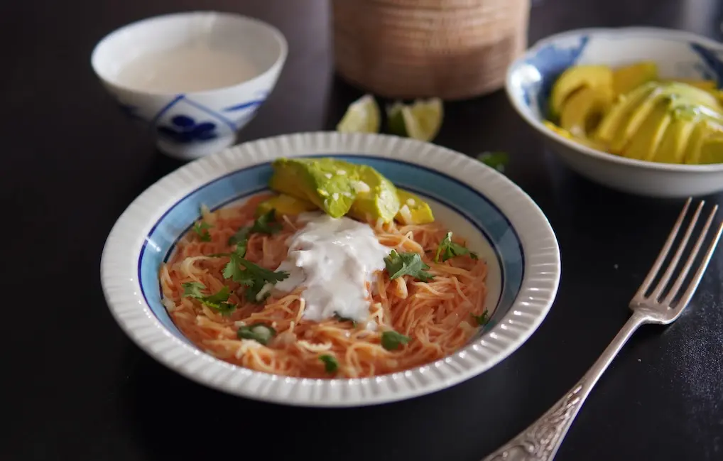 Sopa seca de fideos